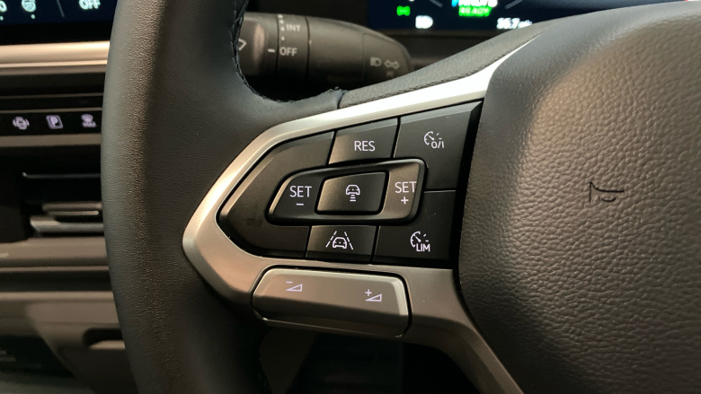 Volkswagen Transporter T32 Swb Electric 160kW 65kWh Commerce Pro Van Auto